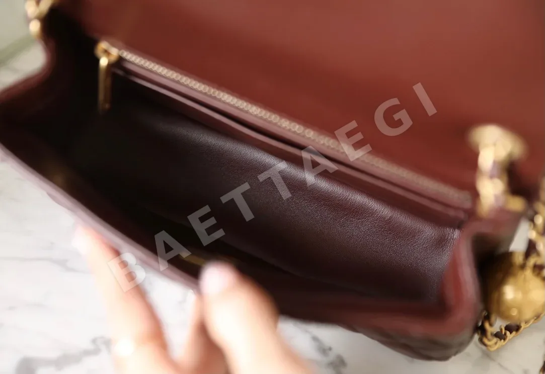 샤넬 클래식 램스킨 미니 플랩 가방 상세 이미지 8