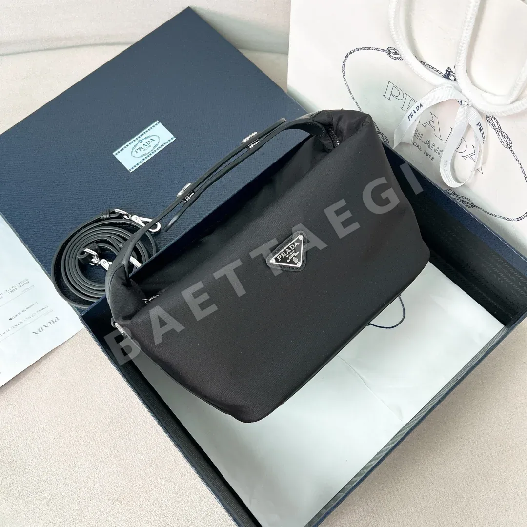 프라다 나일론 런치박스 가방 1BC302