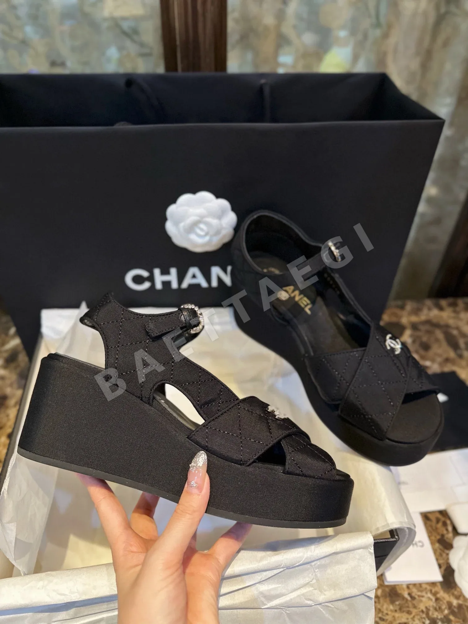 샤넬 새틴 플랫폼 핍토 샌들 3258 상세 이미지 4