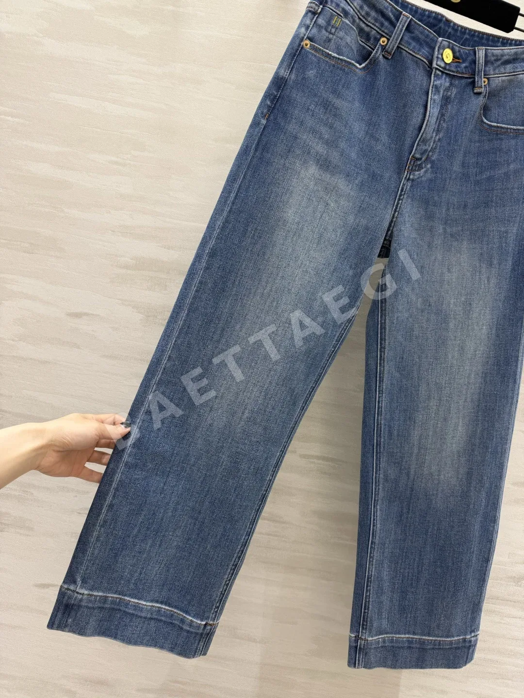 프라다 라이트워시 크롭 와이드 레그 여성 바지 상세 이미지 3