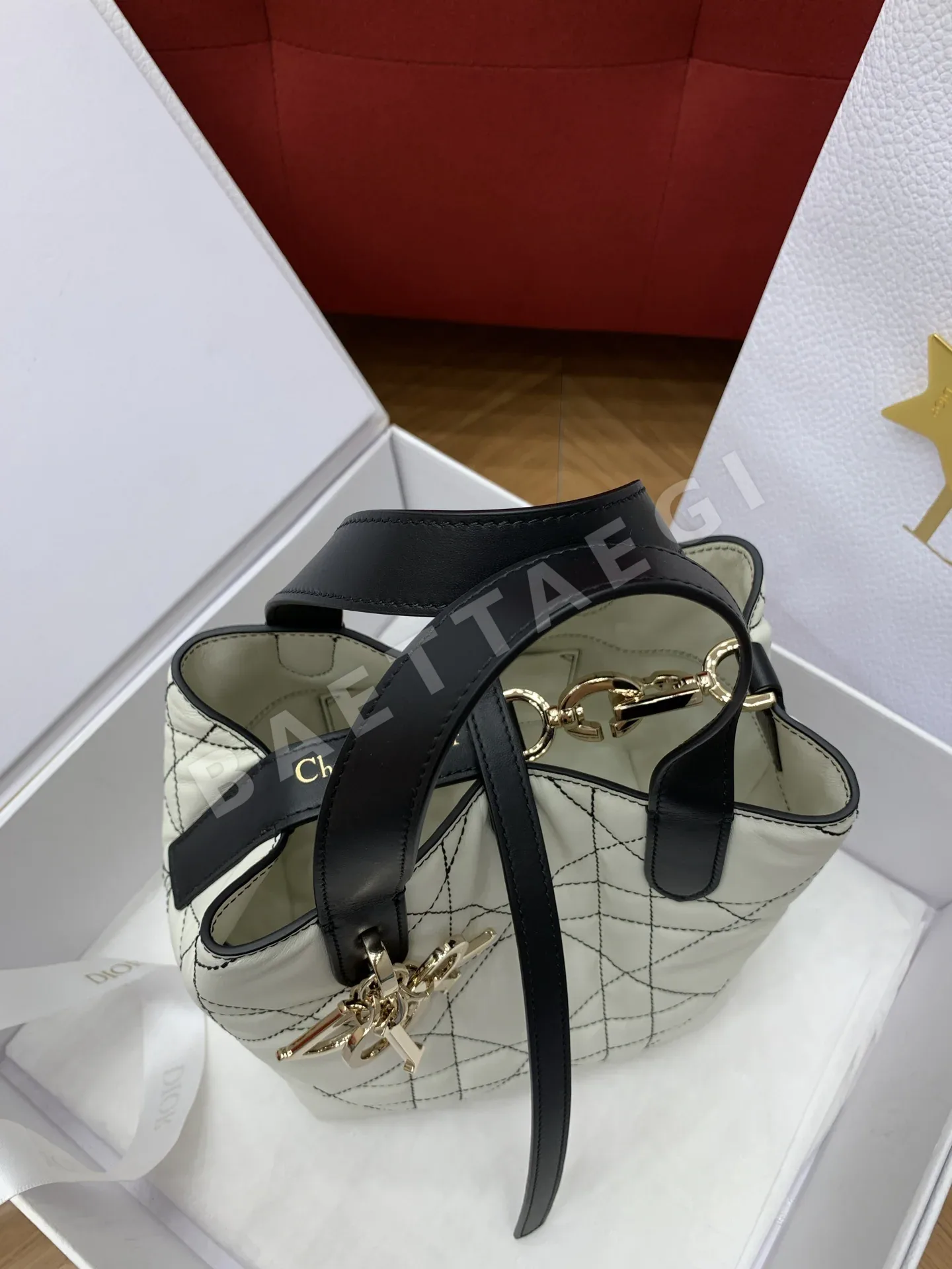 디올 투주르 세로형 미니 가방 상세 이미지 3