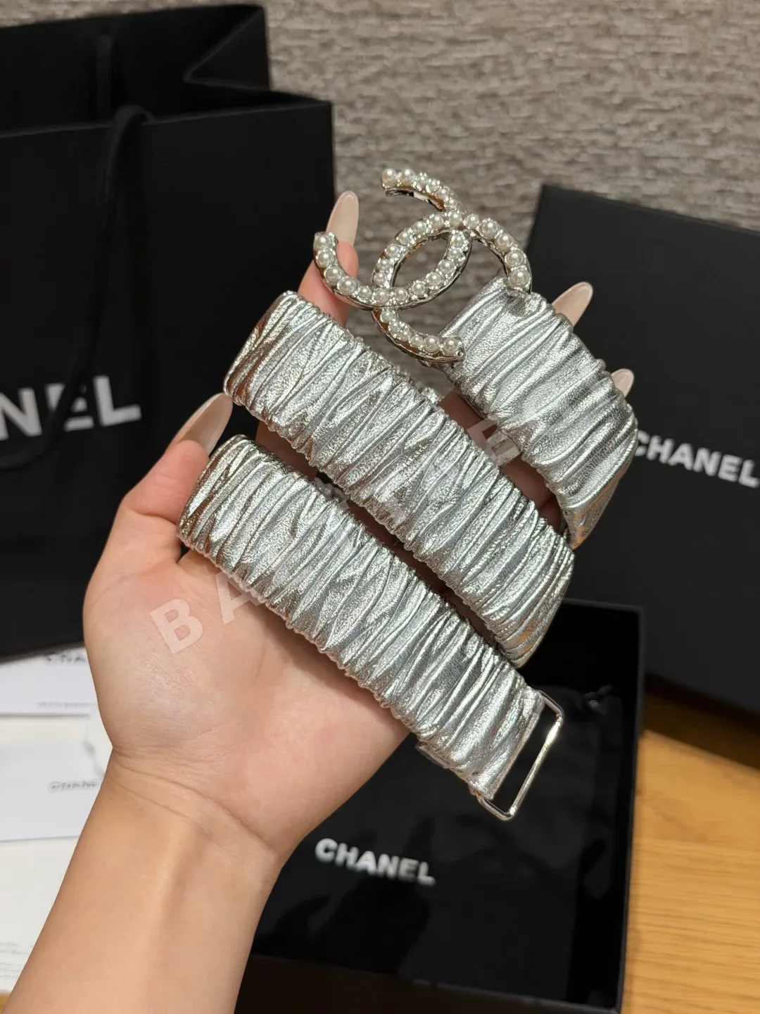 샤넬 진주 더블 C 로고 소가죽 벨트 174305