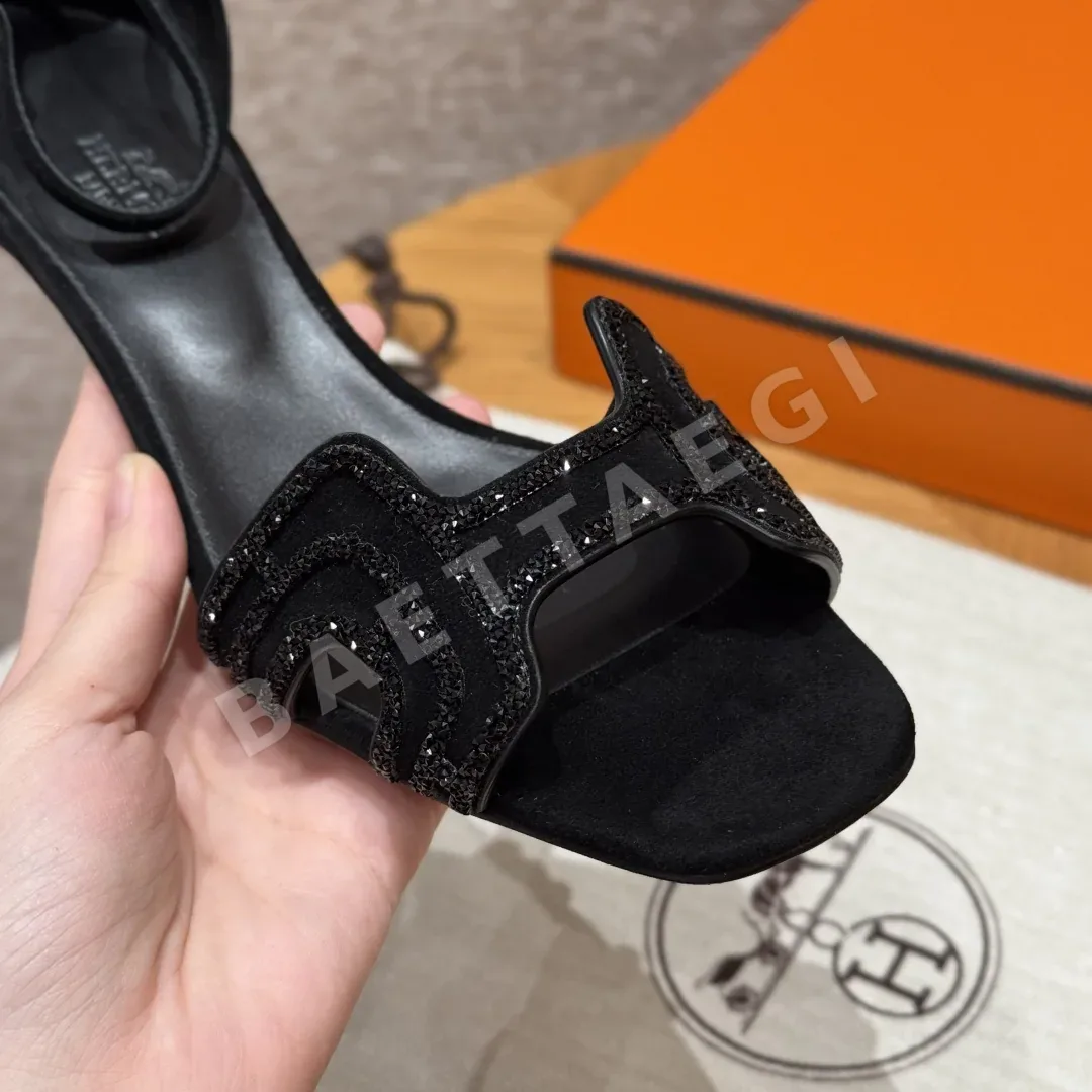 에르메스 조이 40 샌들 블랙 스웨이드 상세 이미지 4
