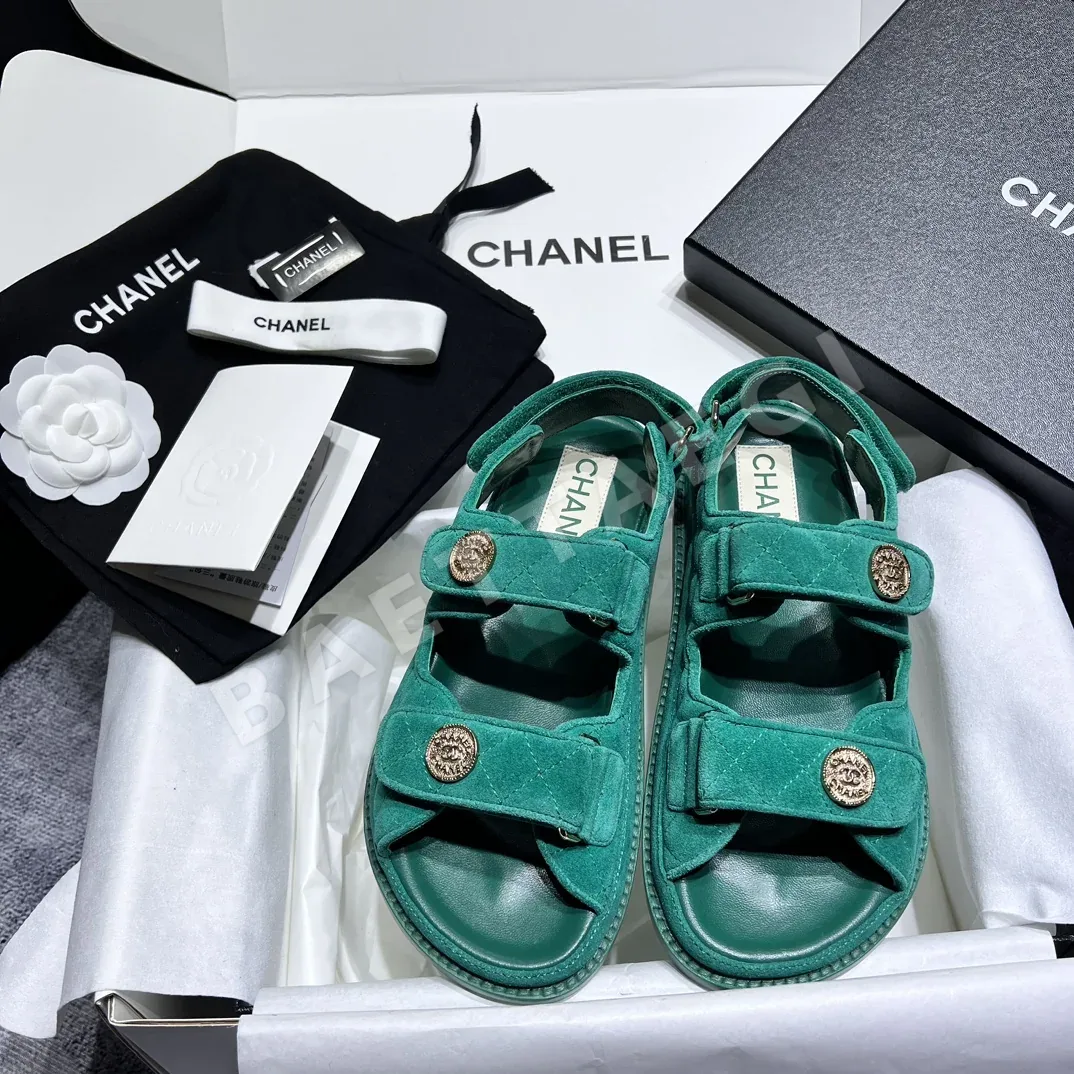 샤넬 클래식 더블 C 벨크로 비치 슈즈 상세 이미지 2
