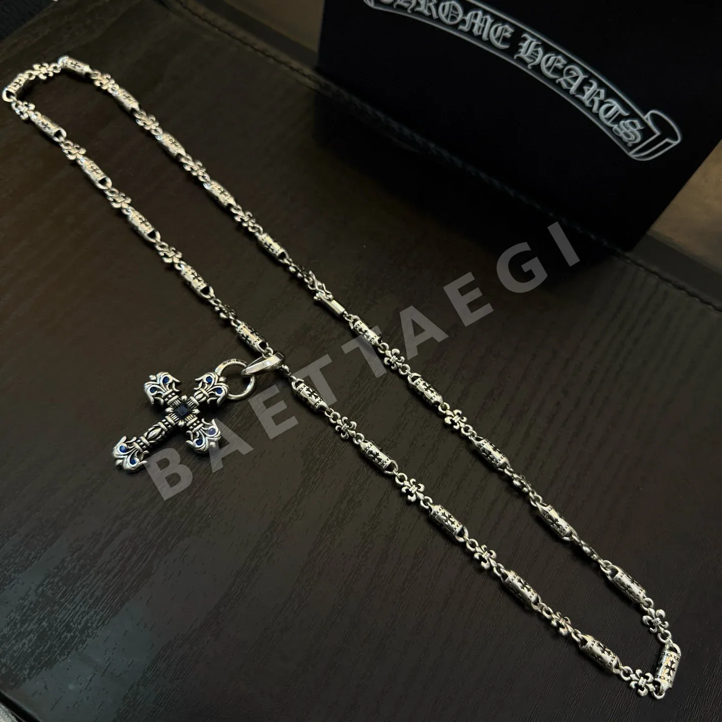 크롬하츠 블루 장식 플레임 크로스 목걸이 상세 이미지 9