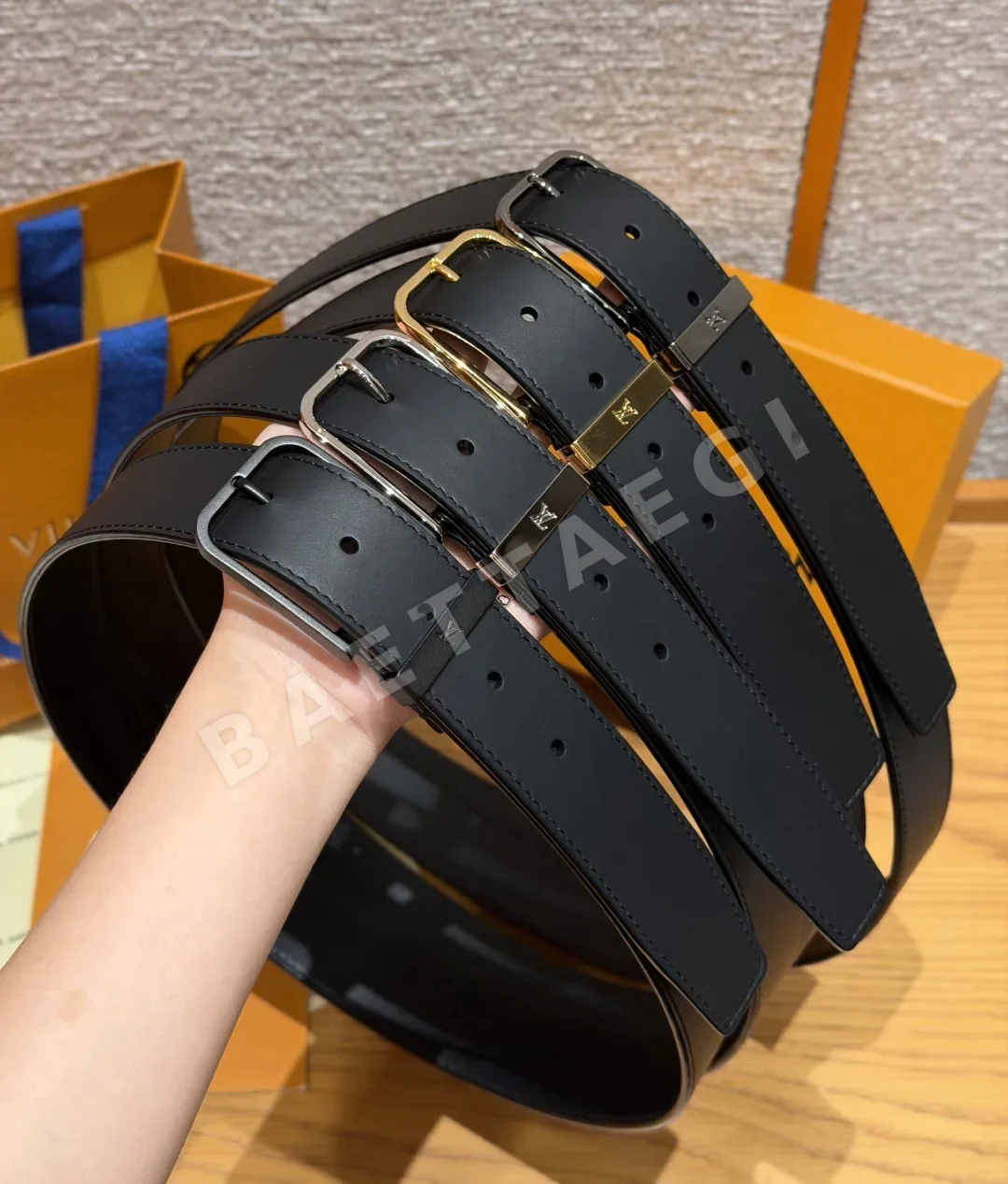 루이비통 라이트포누프 35mm 가죽 벨트 176766