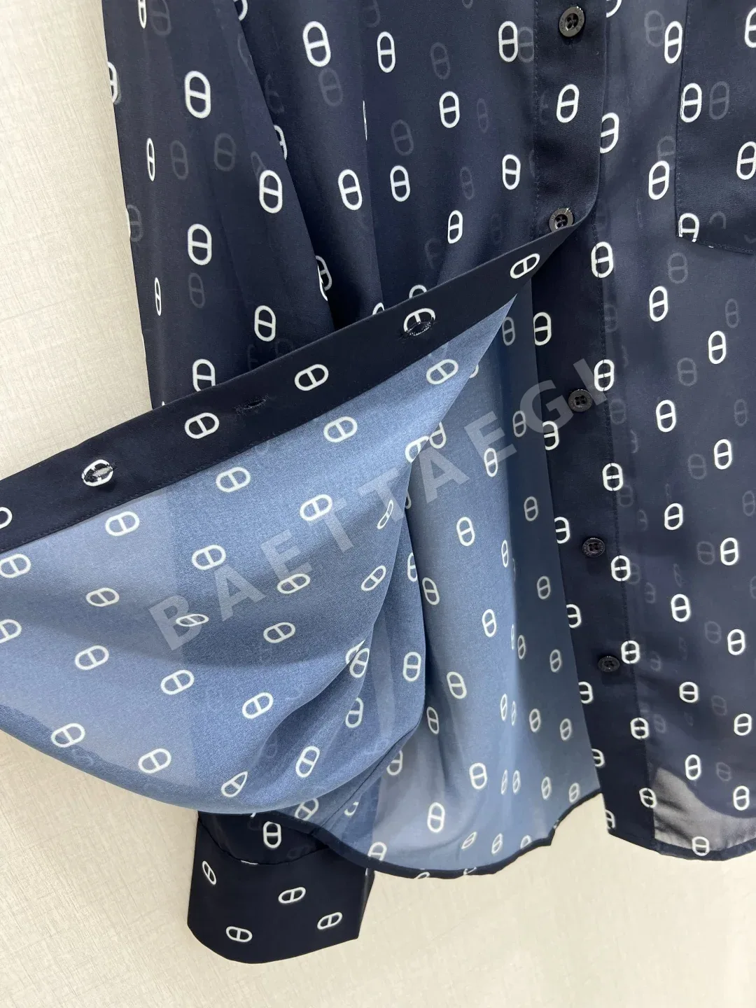 에르메스 돼지코 패턴 네이비 블루 긴팔 셔츠 상세 이미지 8