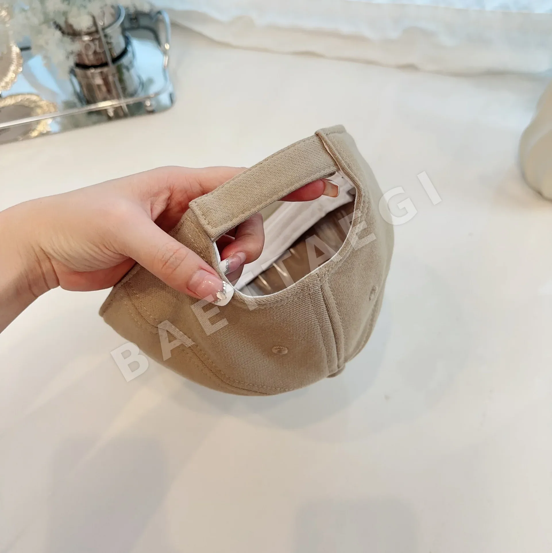 로에베 레터링 포인트 야구모자 상세 이미지 9