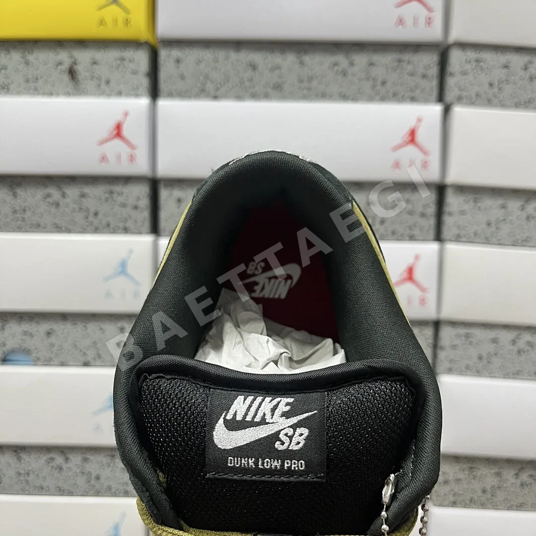 나이키 [S2] SB 덩크 로우 HQ8487-300 201038 Nike SB Dunk Low Supreme 94 Camper Green 상세 이미지 4