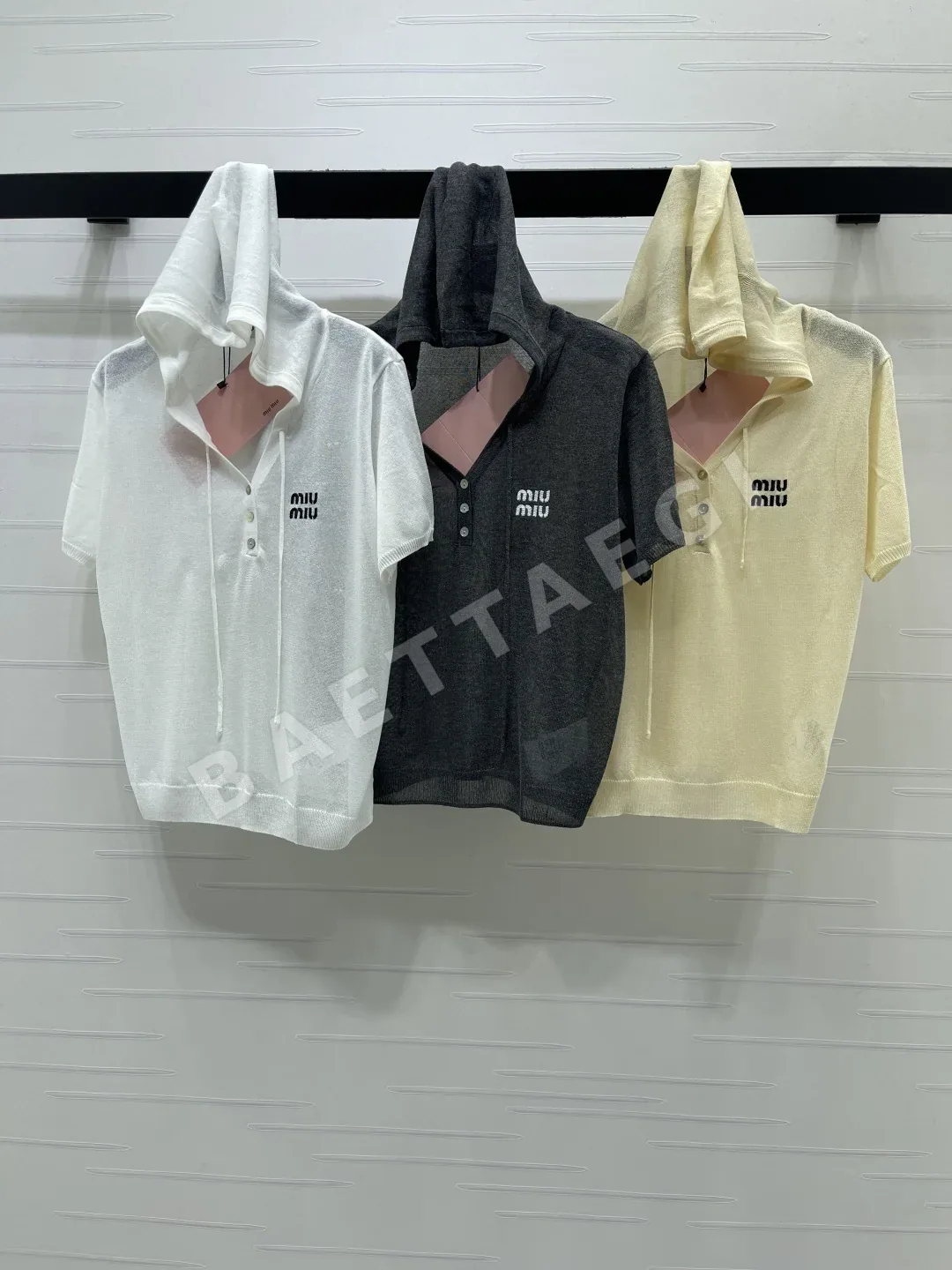 미우미우 실크 울 혼방 크로셰 여성 반팔 니트 탑 101672