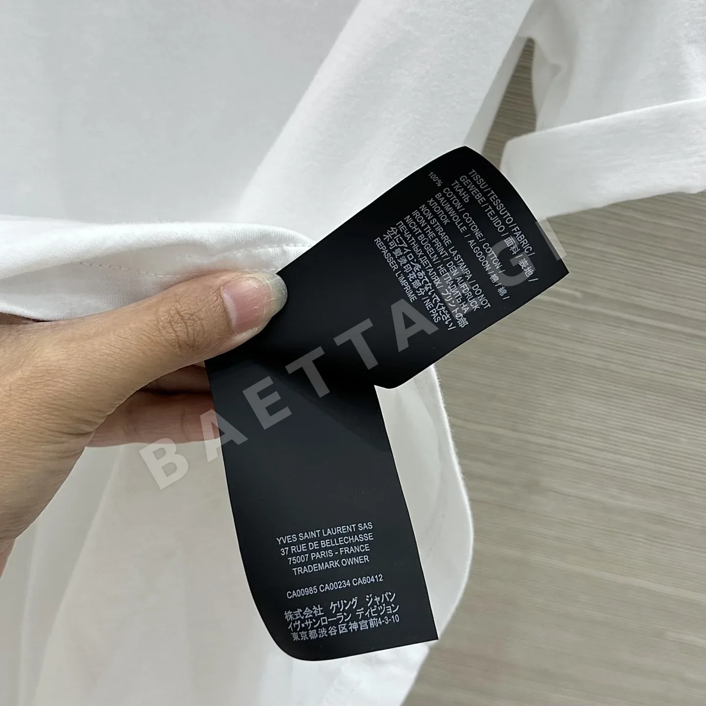 생로랑 여성 로고 프린트 코튼 반팔 티셔츠 상세 이미지 9