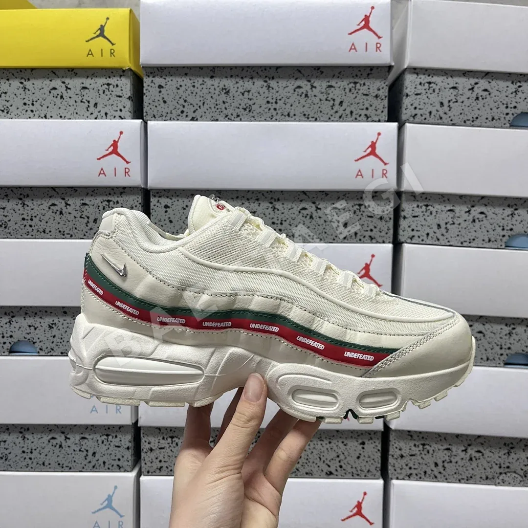 나이키 [GX] 에어 맥스 95 SP IB4453-100 201213 Nike Air Max 95 SP Undefeated Sail 상세 이미지 8