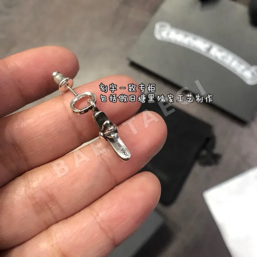 크롬하츠 레트로 크로스 엠보스 귀걸이 상세 이미지 6