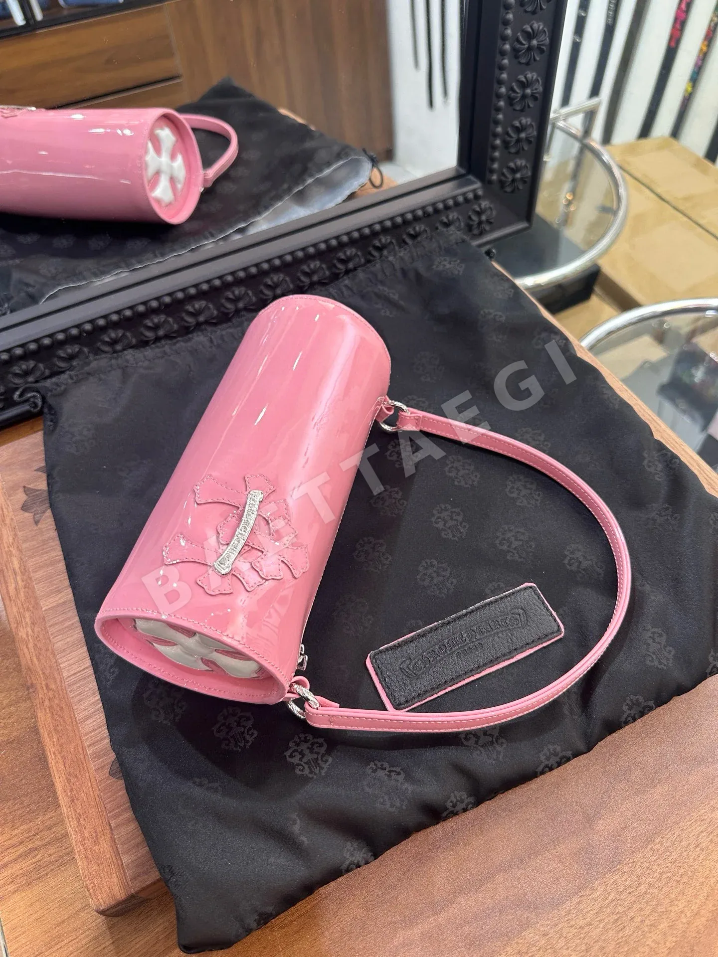 크롬하츠 핑크 페이던트 가죽 미니 버킷백 107982