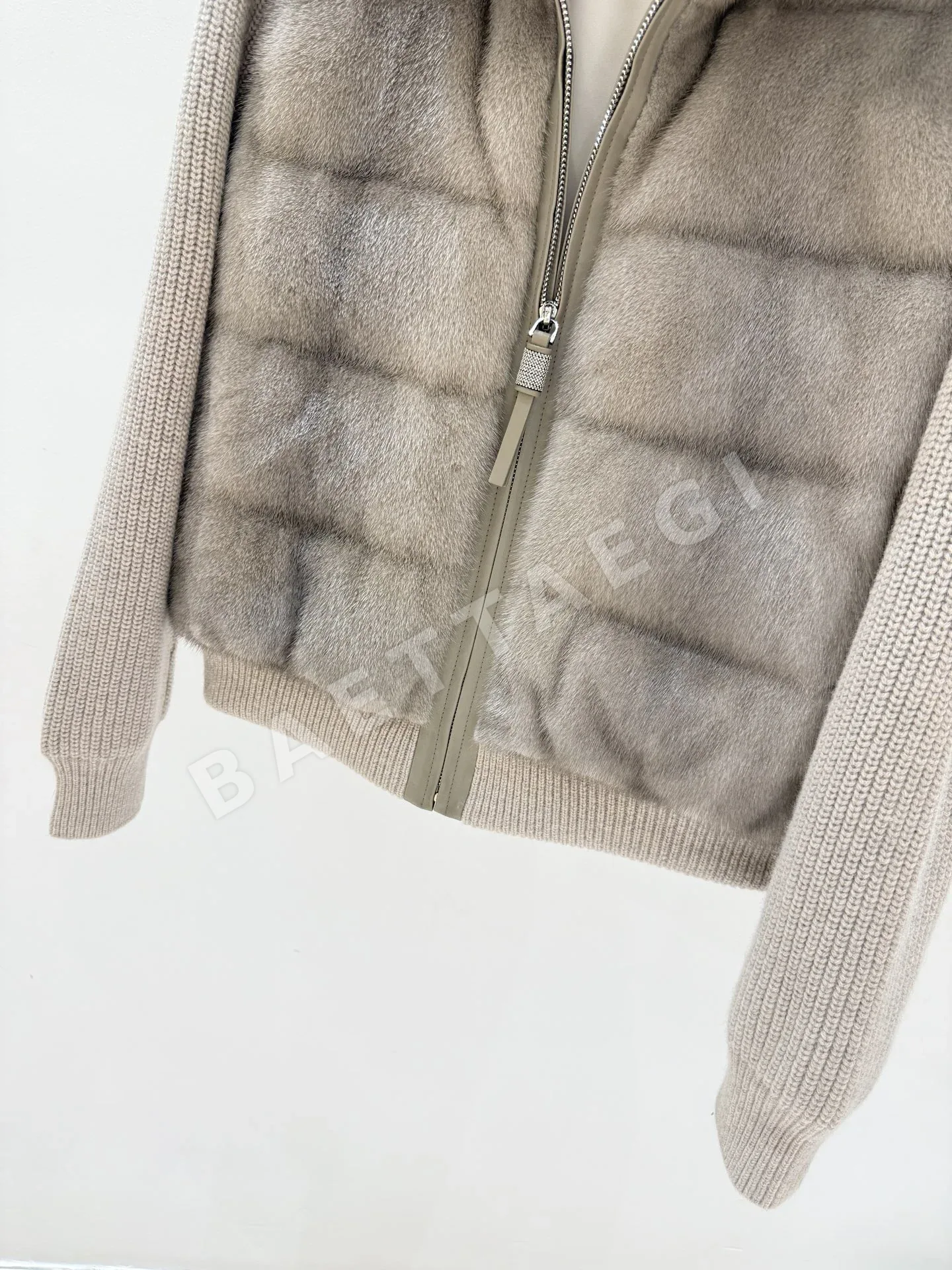 브루넬로쿠치넬리 여성 다운 자켓 상세 이미지 4