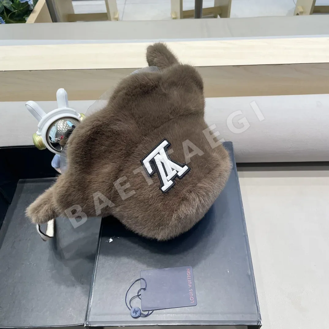 루이비통 페이크 밍크 퍼 화이트 피셔맨햇 여성용 모자 상세 이미지 6