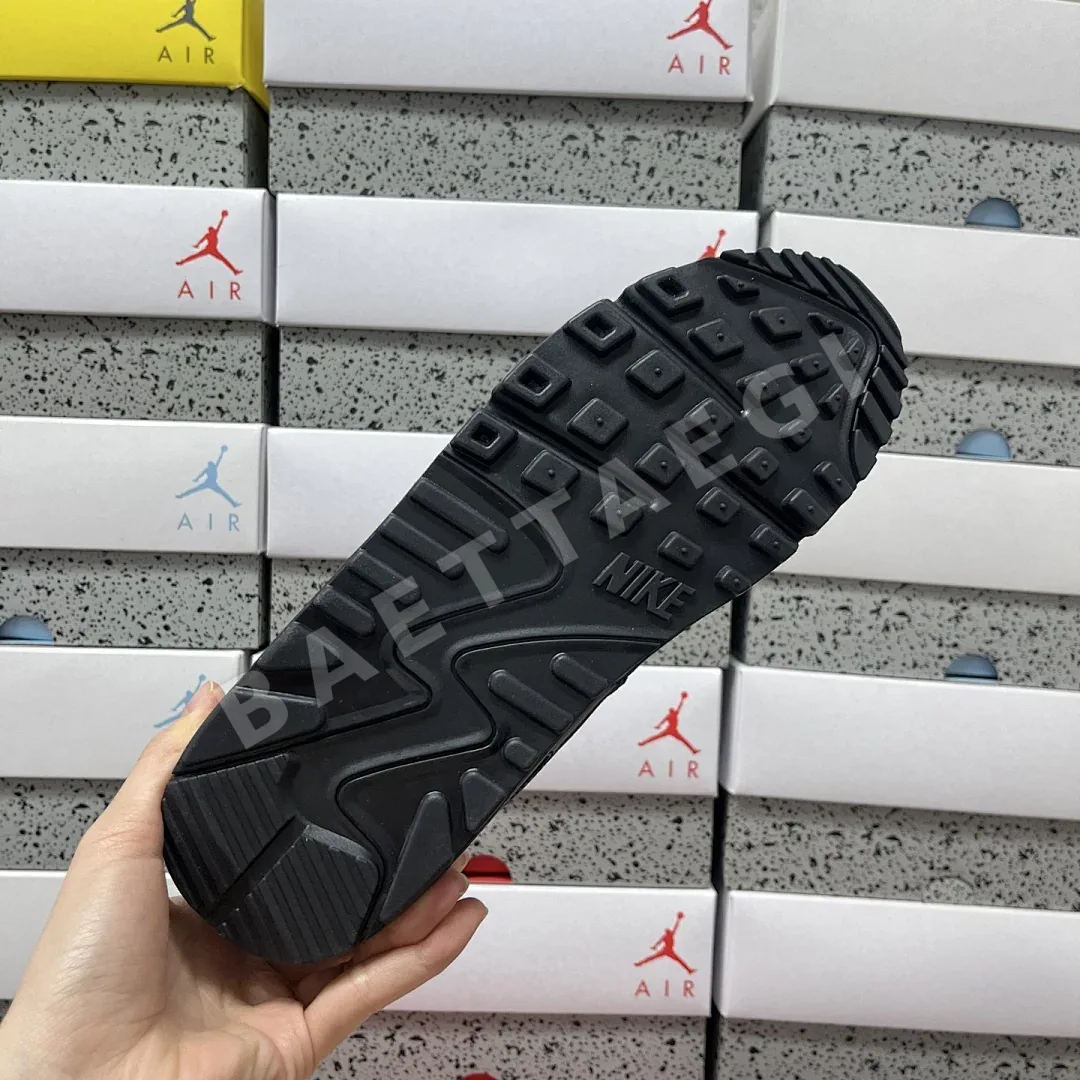나이키 [MAX] 에어 맥스 90 IF0670-002 201148 Nike Air Max 90 Black Clear Jade 상세 이미지 4