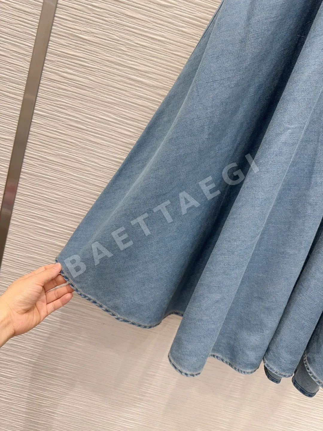 디올 데미지 워시드 데님 여성 바지 상세 이미지 6