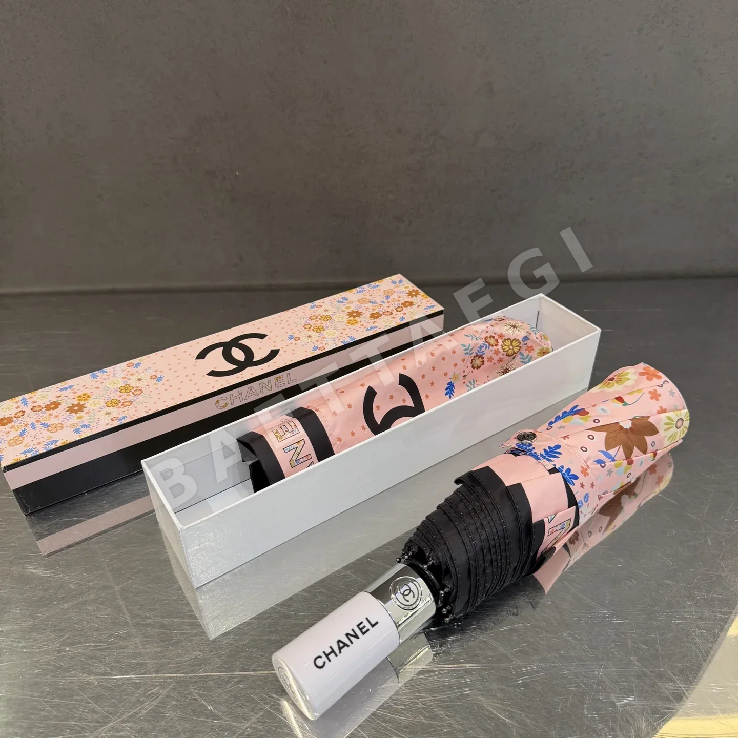 샤넬 삼단 자동 접이식 우산 85398