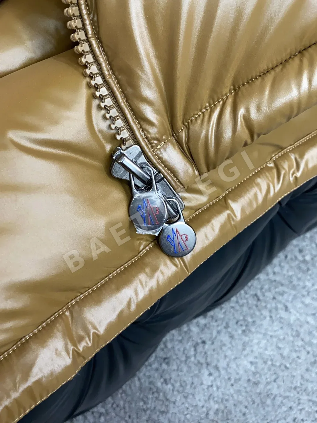 몽클레르 마야(Moncler Maya) 후드 쇼트 다운 자켓 상세 이미지 10