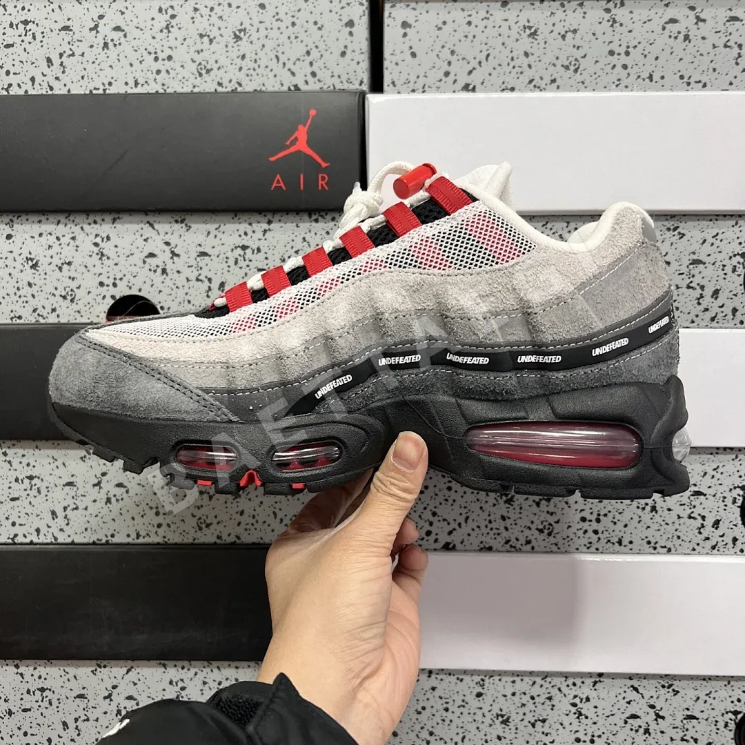 나이키 [GX] 에어 맥스 95 SP 레드 IB4523-003 201259 Nike Air Max 95 SP Undefeated Geo 상세 이미지 2