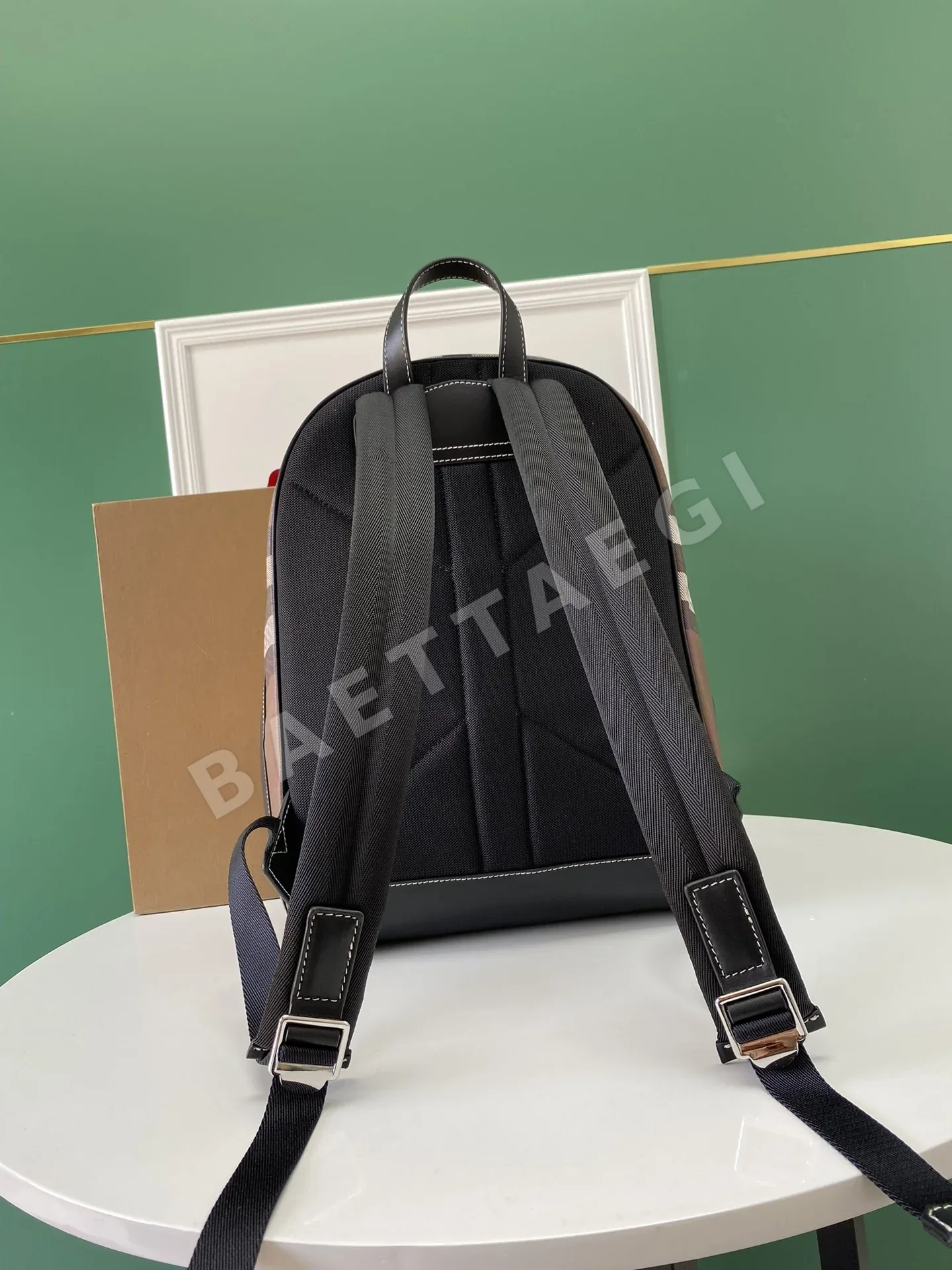 버버리 브라운 체크 캔버스 백팩 상세 이미지 9