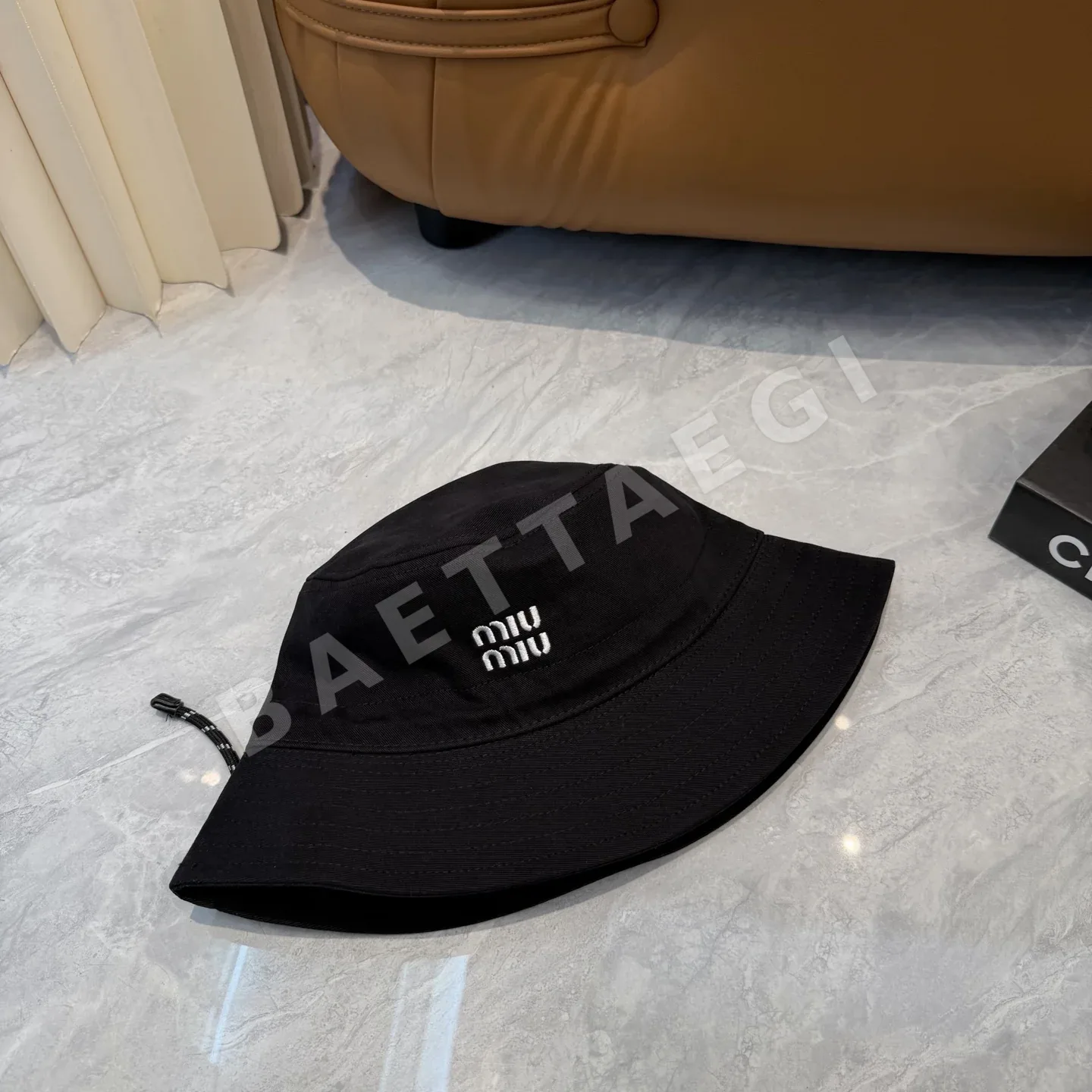 미우미우 자수 버킷 햇 모자 상세 이미지 8