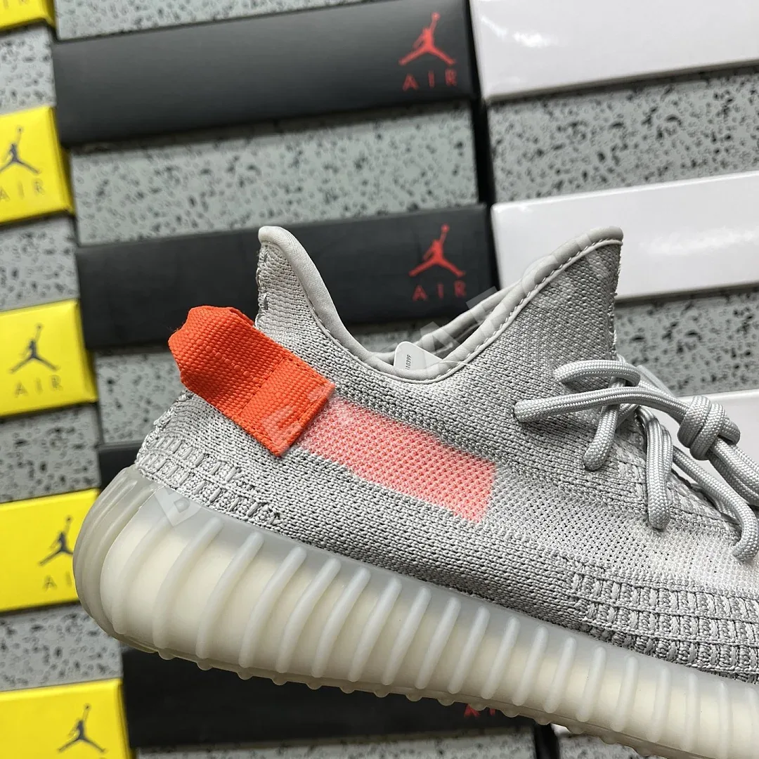 아디다스 [XQ] 이지 부스트 350 V2 FX9017 200787 Adidas Yeezy Boost 350 V2 Tail Light 상세 이미지 8