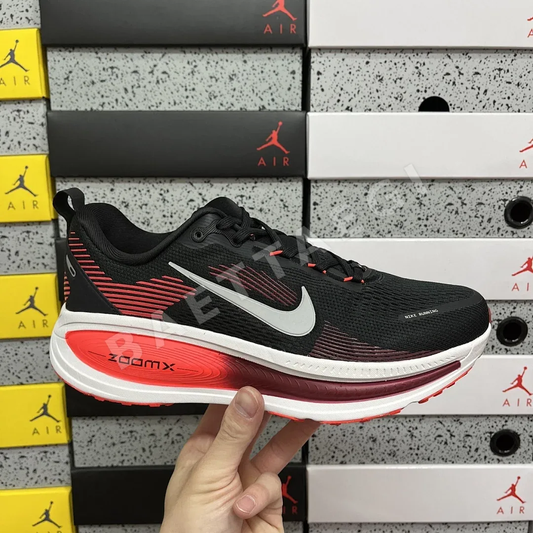 나이키 줌 보메로 18 HM6803-008 201111 Nike Zoom Vomero 18