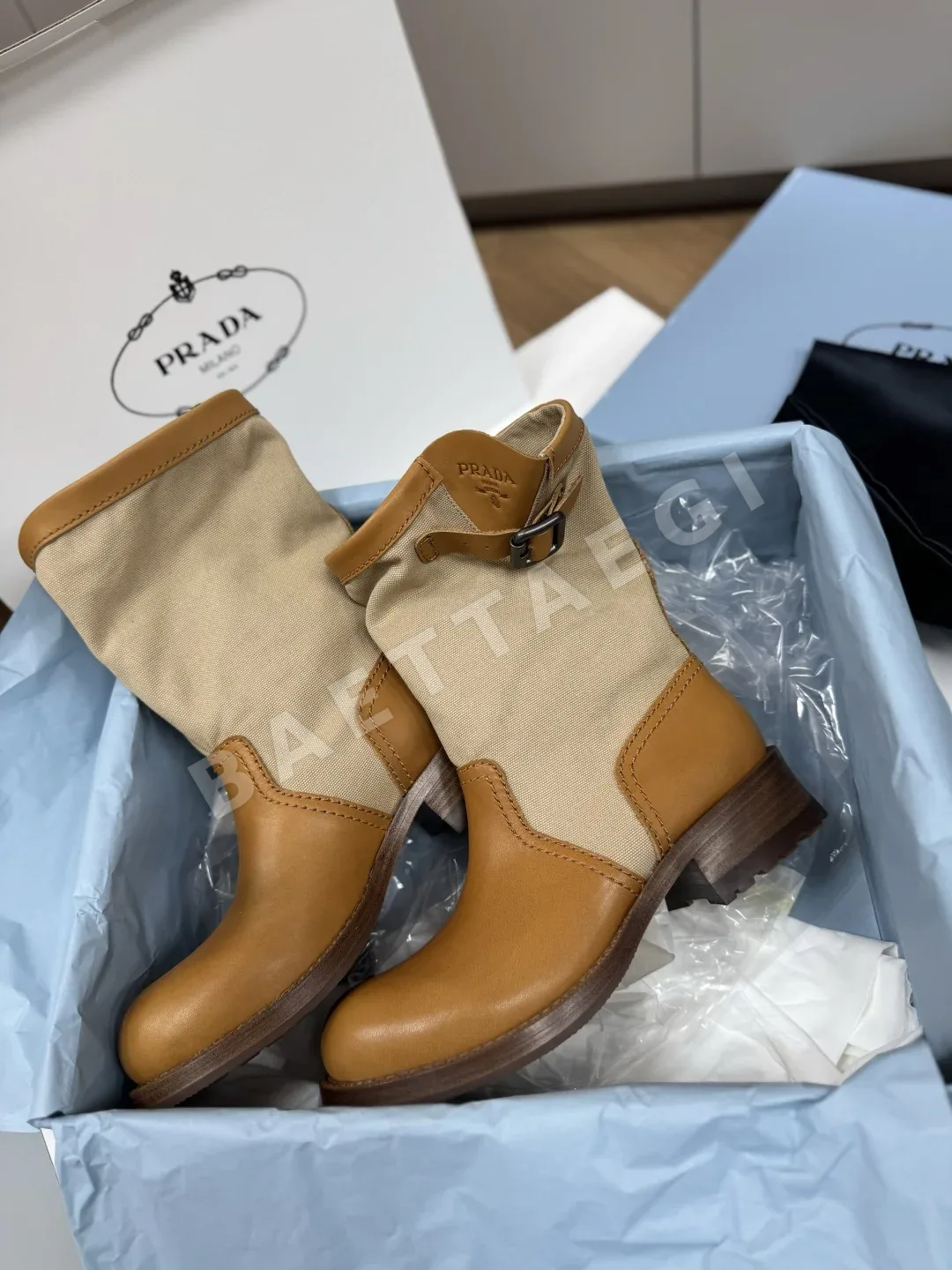 프라다 레더 앤 캔버스 부츠 상세 이미지 9
