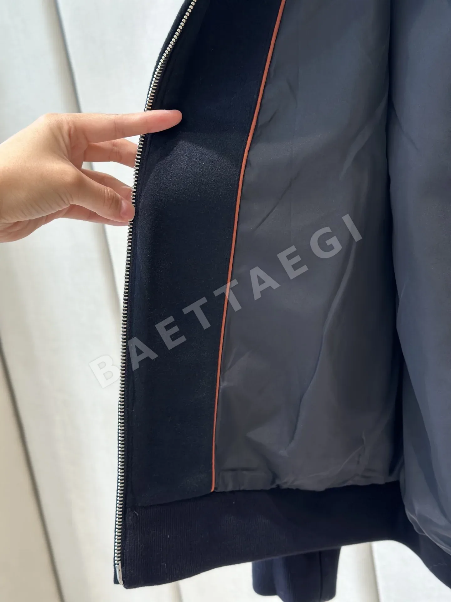 로로피아나 스탠드 카라 더블 지퍼 여성 자켓 상세 이미지 3