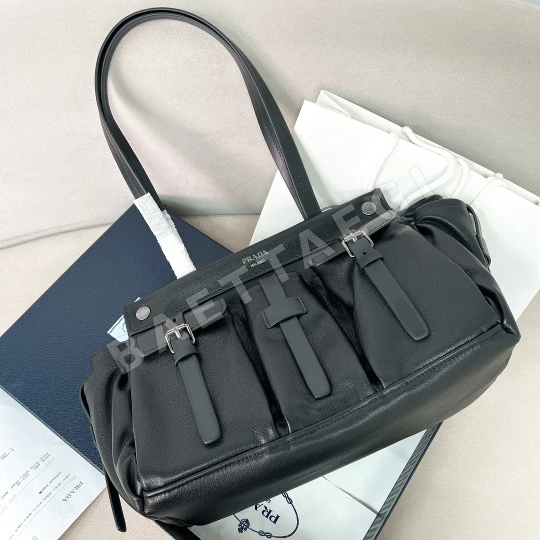 프라다 루트 레트로 캔버스 토트백 1BG644 127915