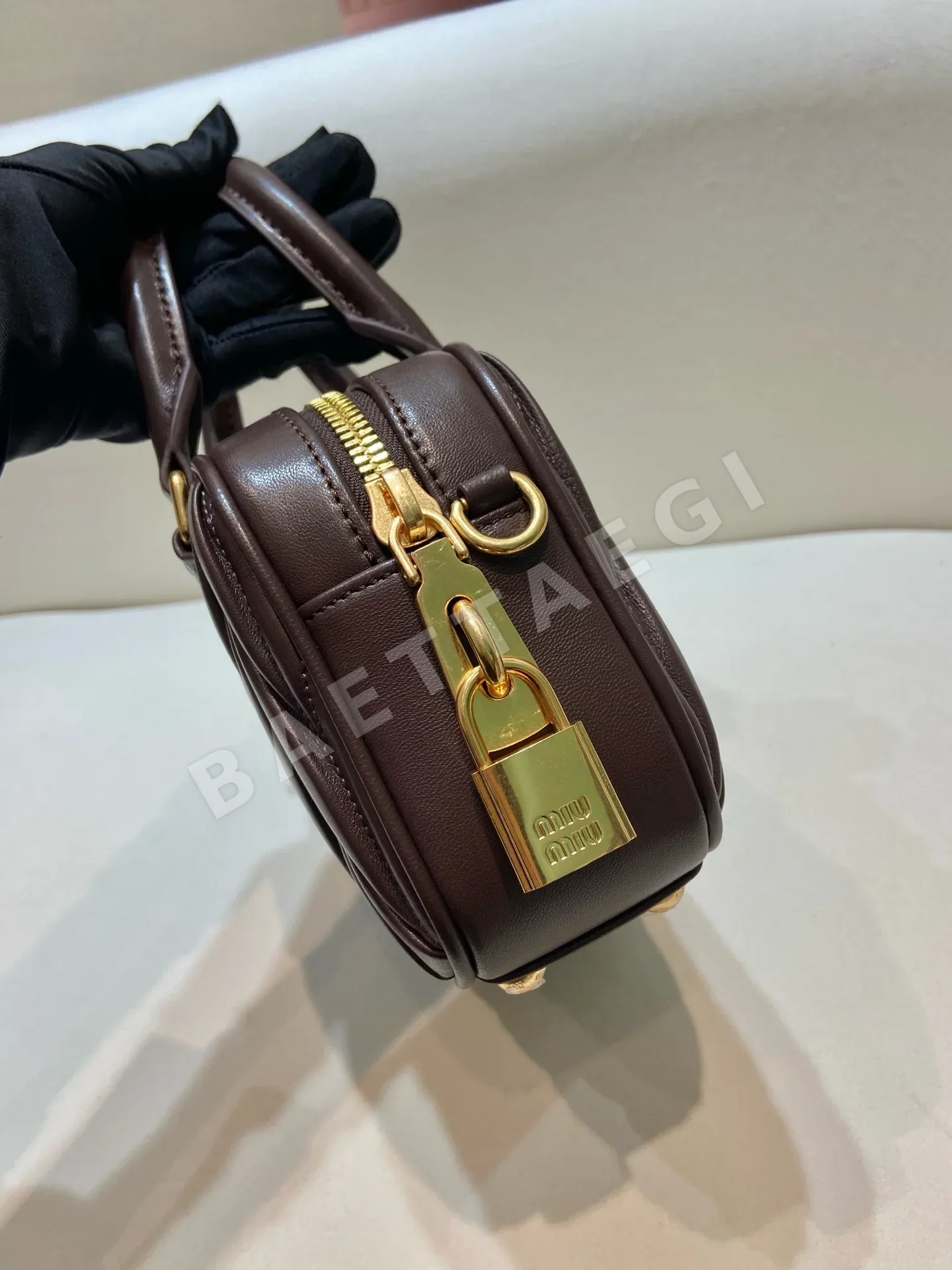 미우미우 빈티지 양가죽 볼링백 5BB123 상세 이미지 5