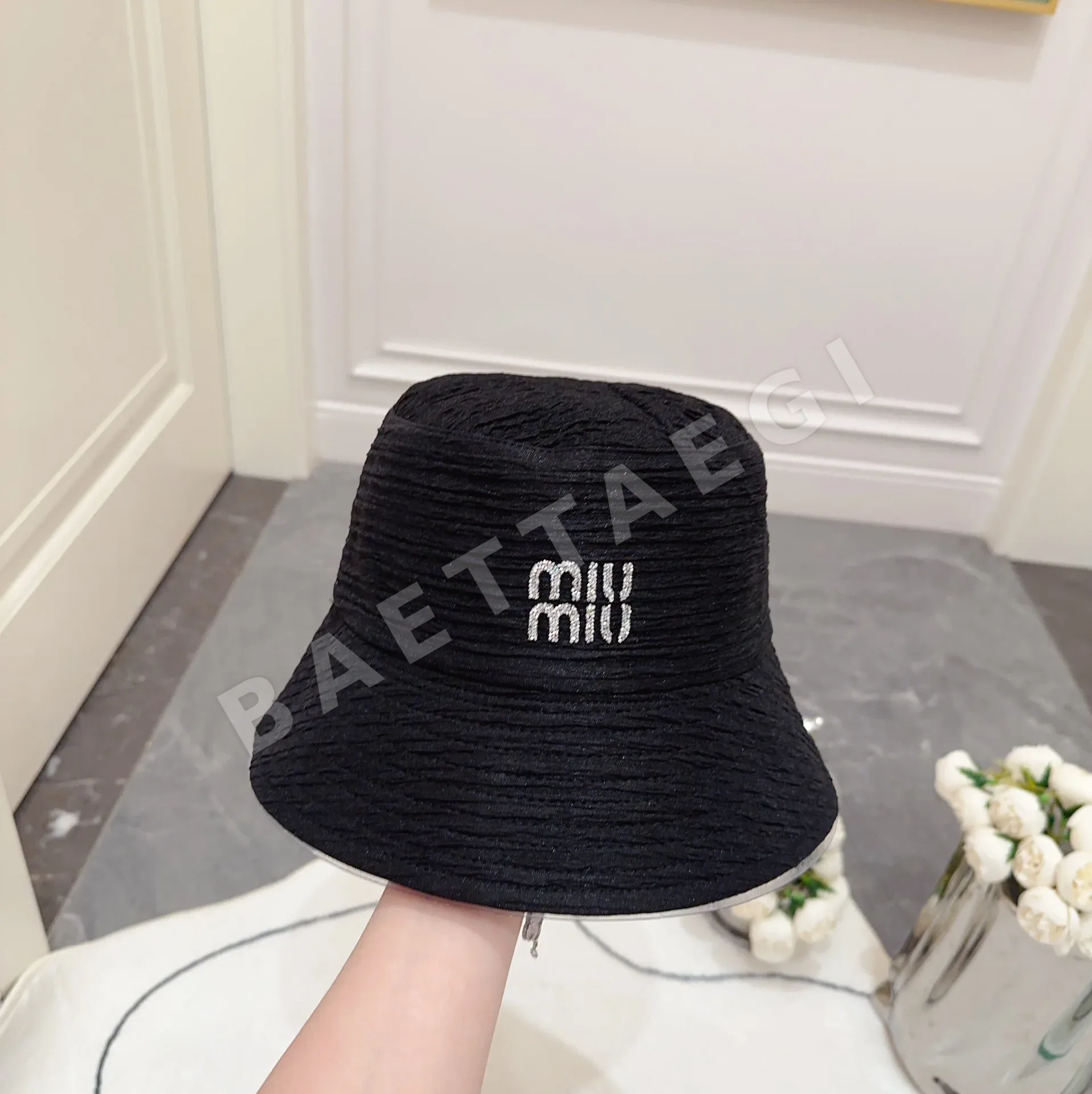 미우미우 모자 81093 Miu Miu Cap 상세 이미지 4