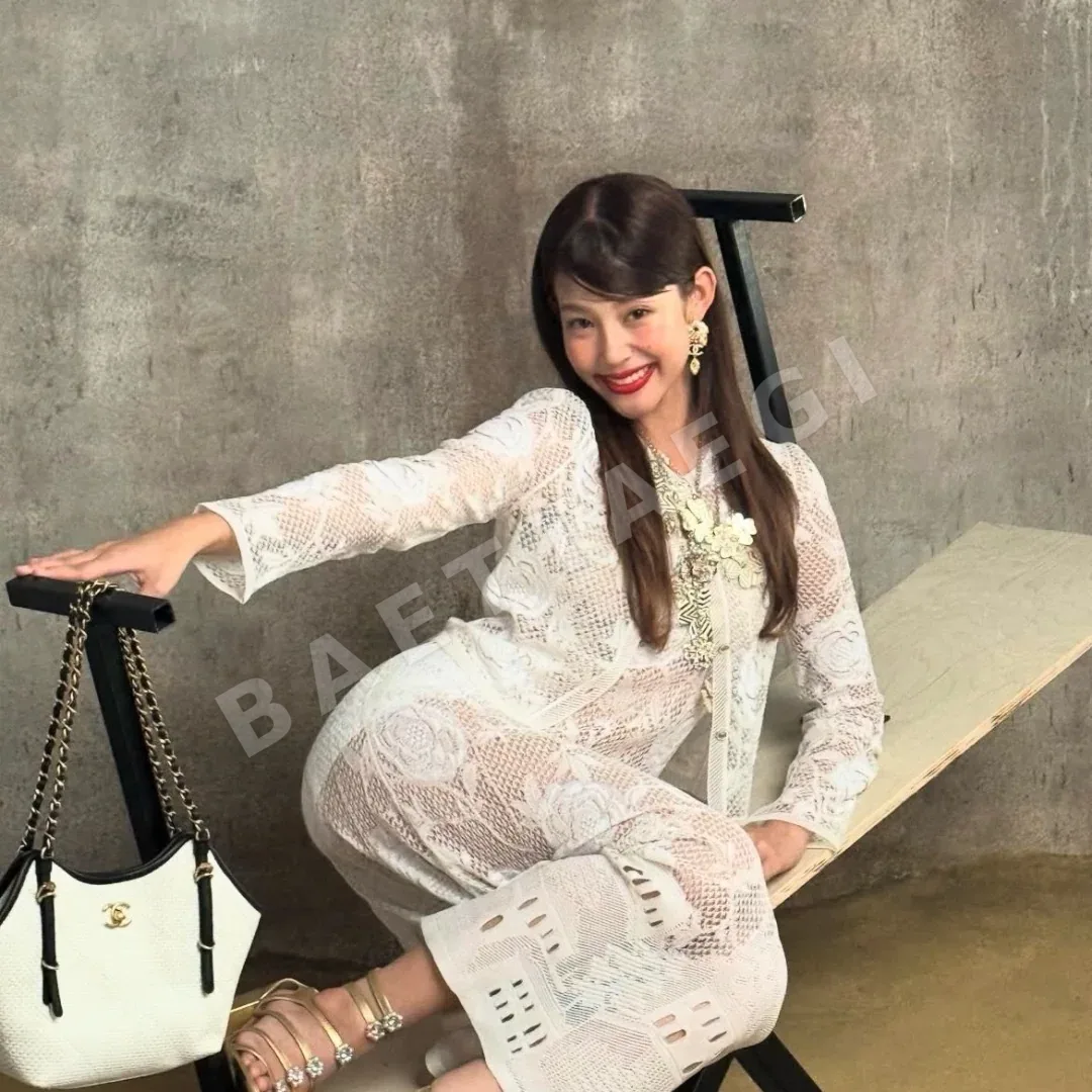샤넬 26C 라인스톤 장식 귀걸이 상세 이미지 3