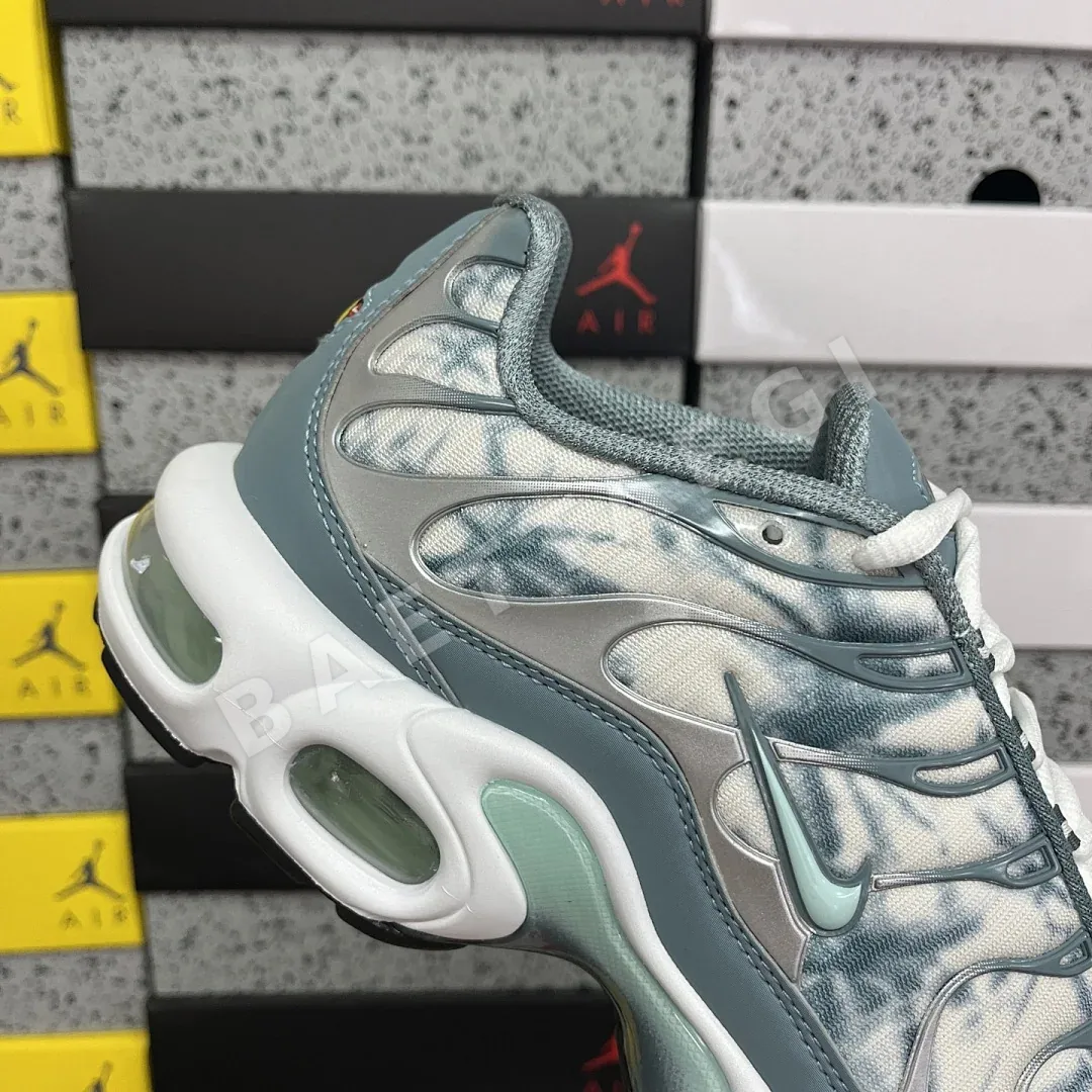 나이키 [DF] 에어 맥스 플러스 블루 화이트 FV0394-300 201073 Nike Air Max Plus Origins Waterway 상세 이미지 5