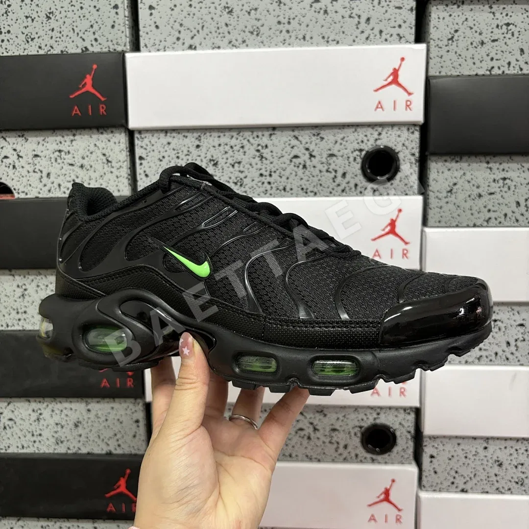 나이키 [DF] 에어 맥스 플러스 DM0032-024 201080 Nike Air Max Plus Black Green Strike 상세 이미지 5