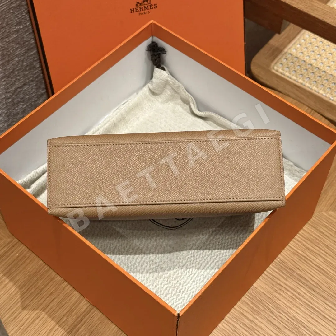에르메스 미니 켈리 밀크티 가죽 가방 상세 이미지 6