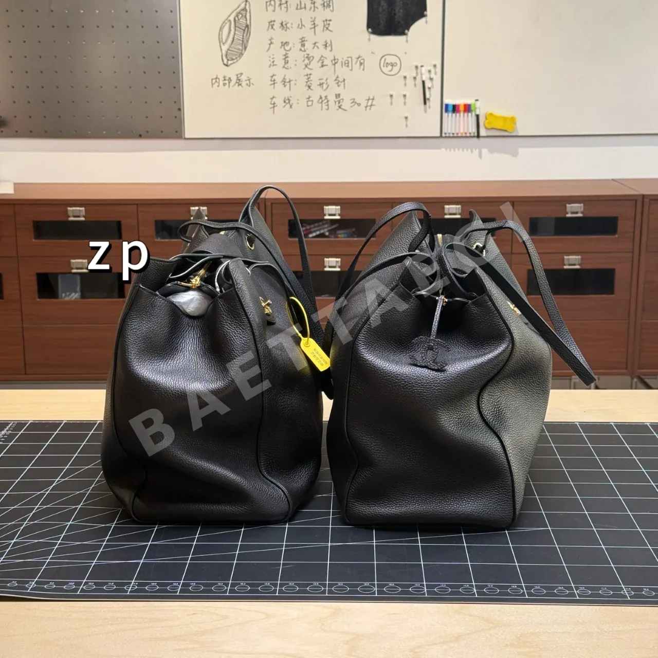 샤넬 블루 블랙 가방 상세 이미지 3