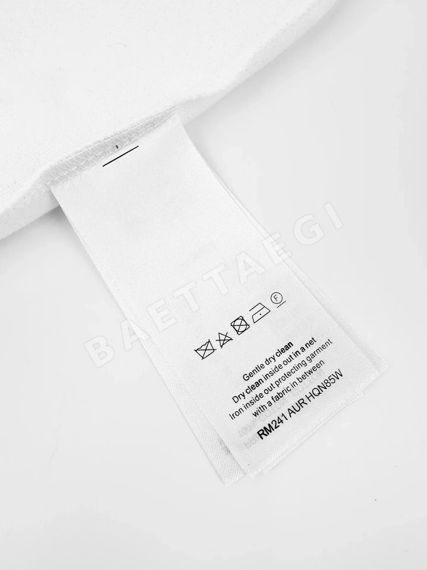 루이비통 LV 로고 자수 반팔 티셔츠 상세 이미지 10