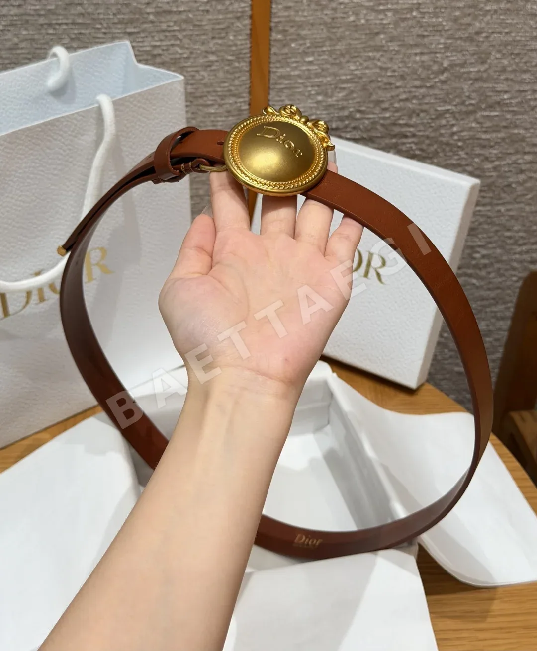 디올 메달리언 블랙 가죽 벨트 상세 이미지 4