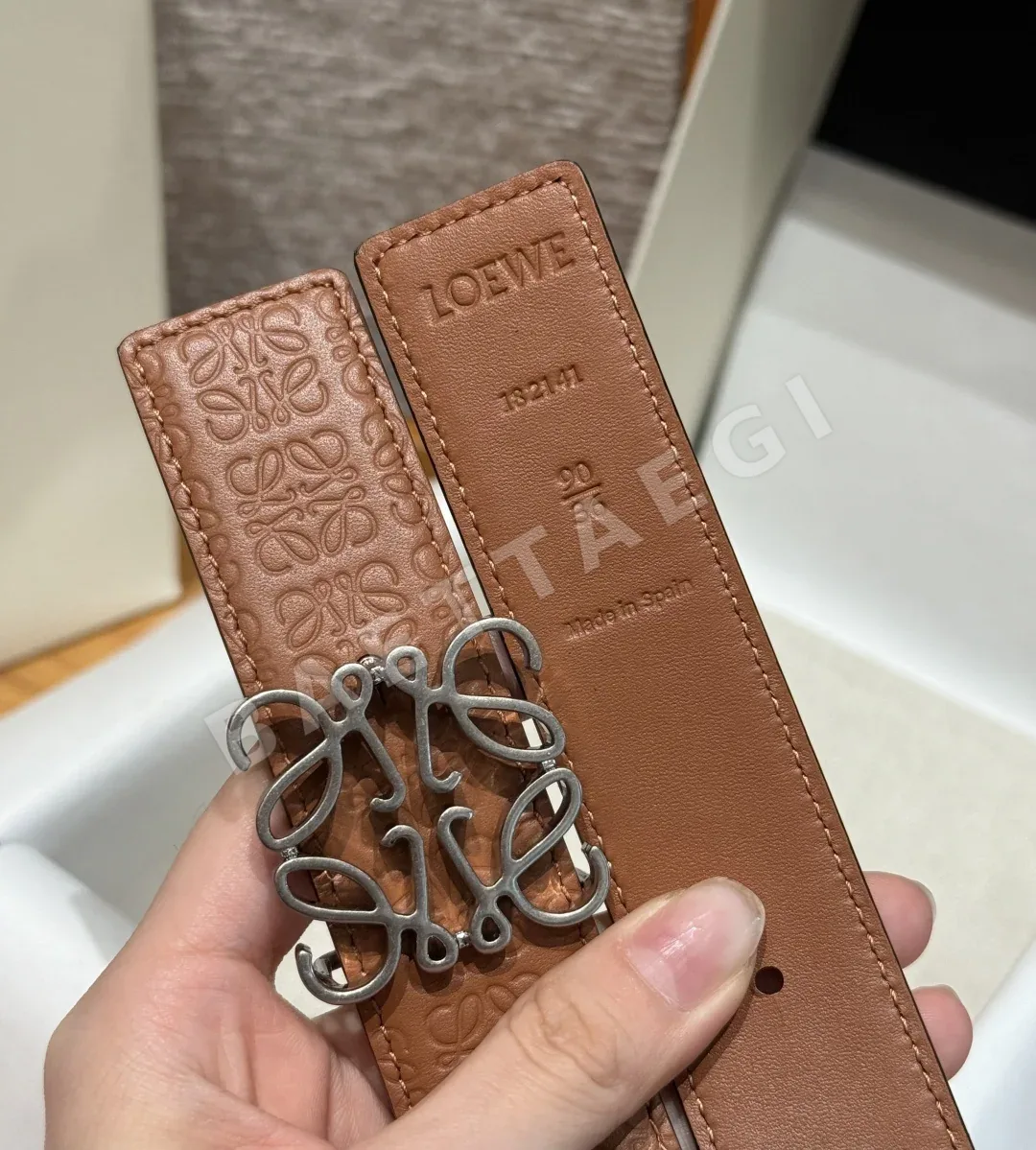 로에베 아나그램 리버시블 송아지가죽 벨트 상세 이미지 6
