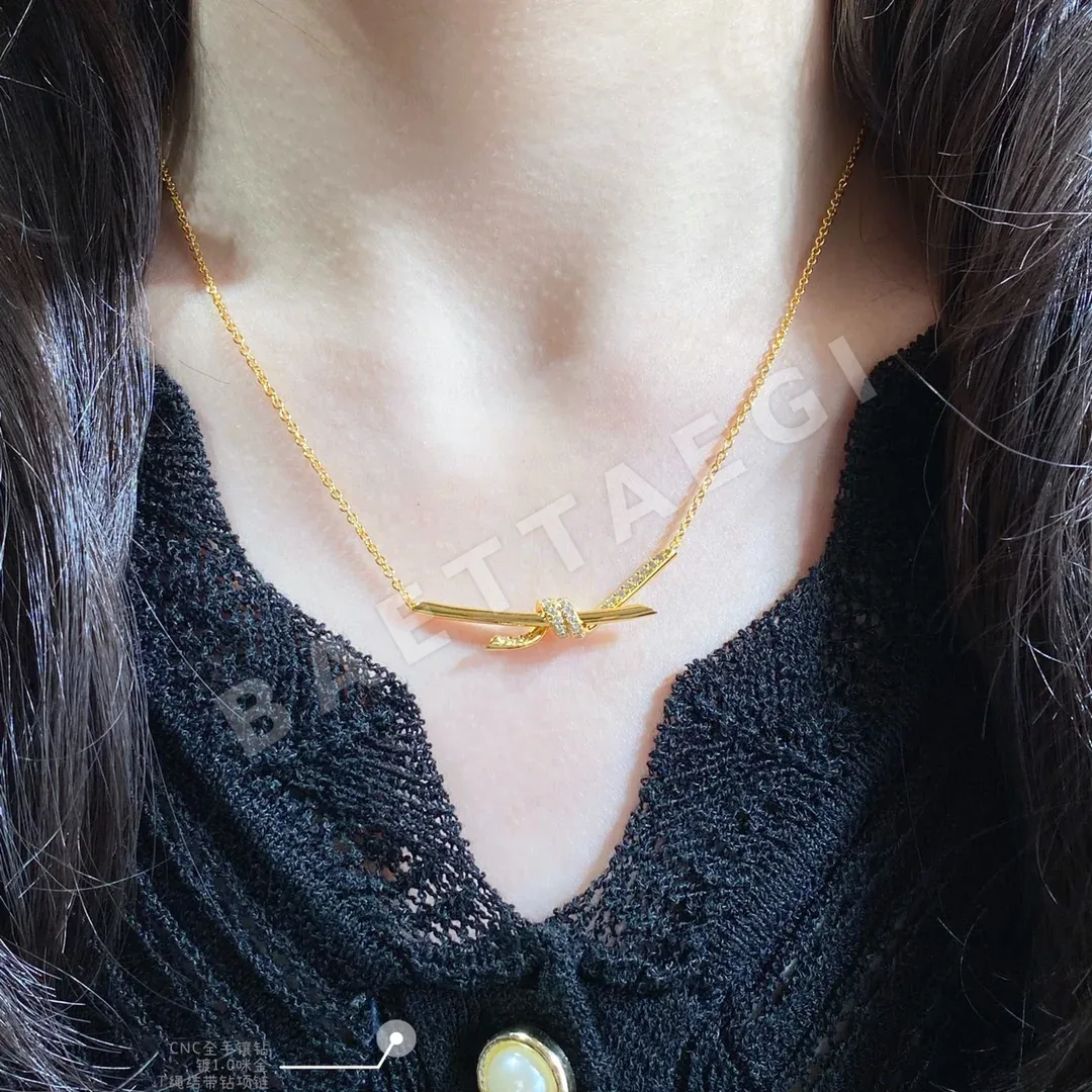 티파니 다이아몬드 장식 T 노트 목걸이 71148