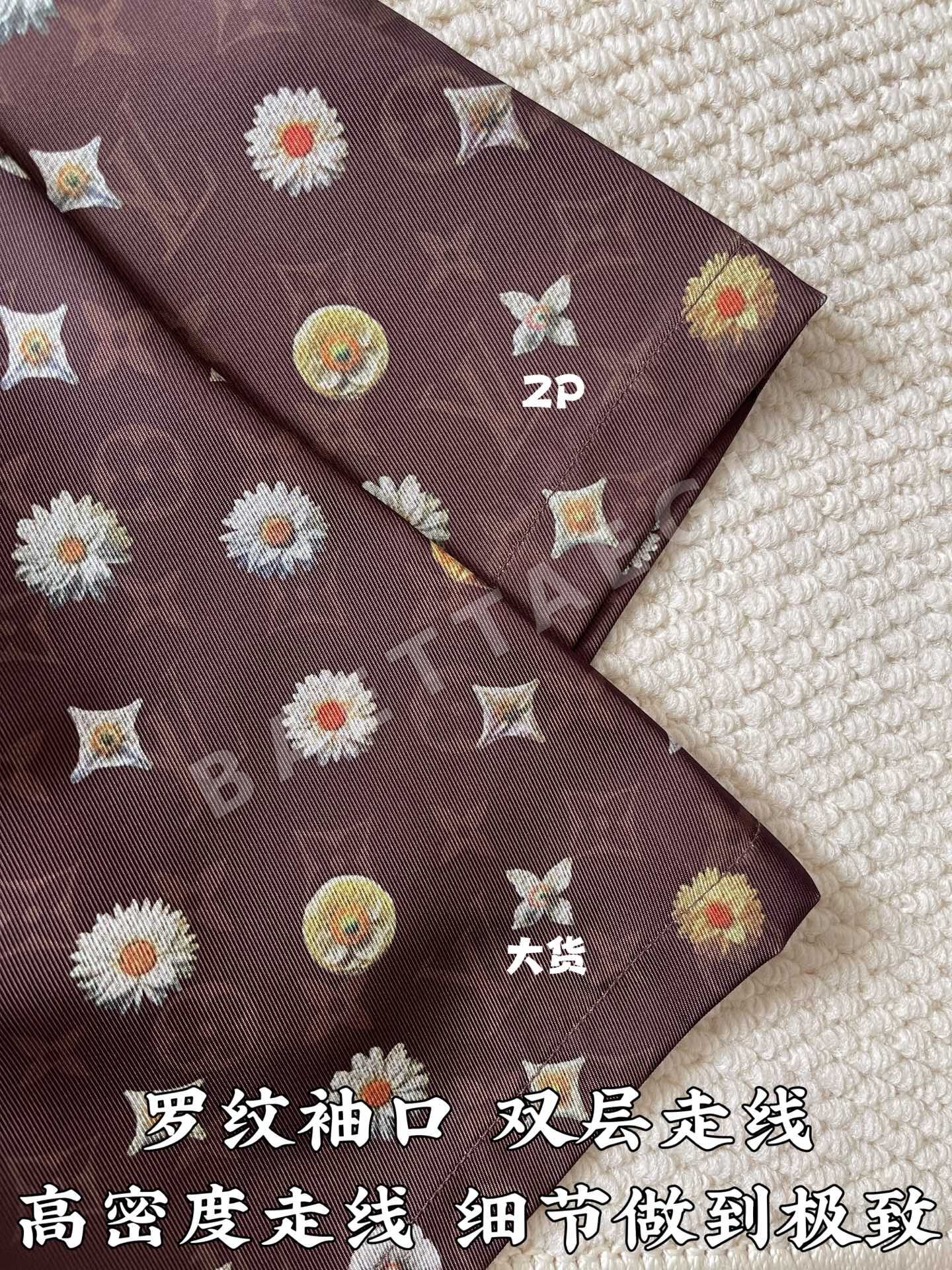 루이비통 모노그램 프린트 실크 반팔 티셔츠 상세 이미지 7