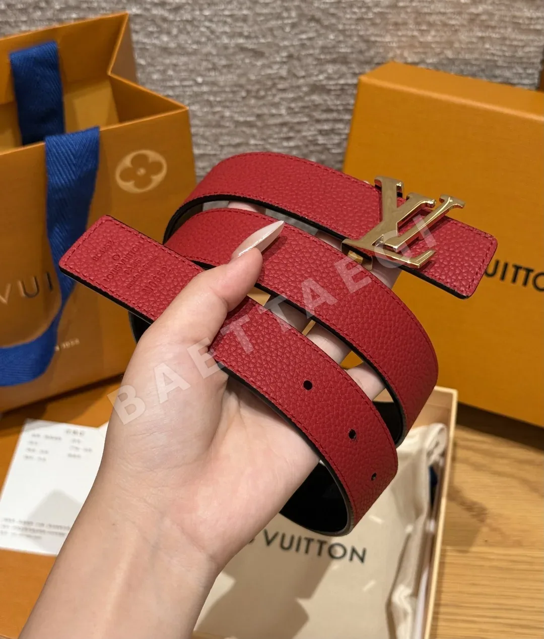 루이비통 JD350 이니셜 가죽 리버시블 벨트 상세 이미지 4