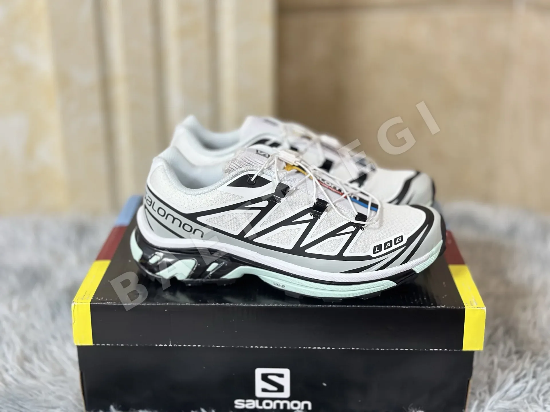 살로몬 XT6 트레일 러닝화 74809