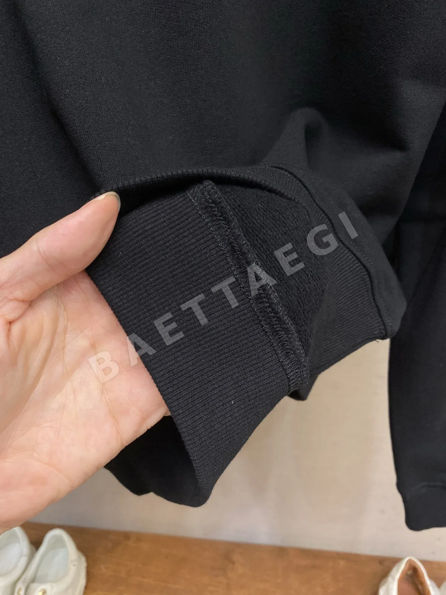 프라다 블랙 크루넥 래글런 긴팔 스웨트셔츠 상세 이미지 7