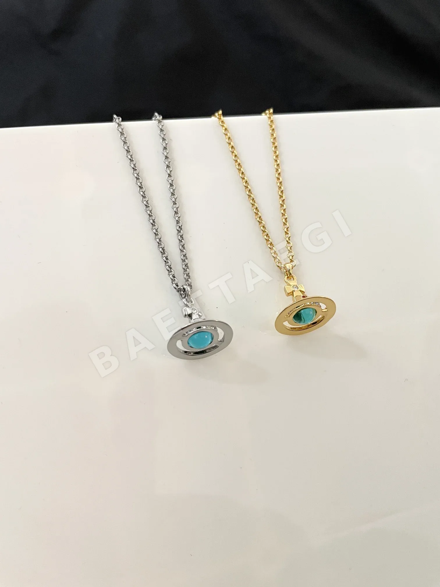 비비안웨스트우드 민트 그린 비즈 3D 새턴 목걸이 상세 이미지 2