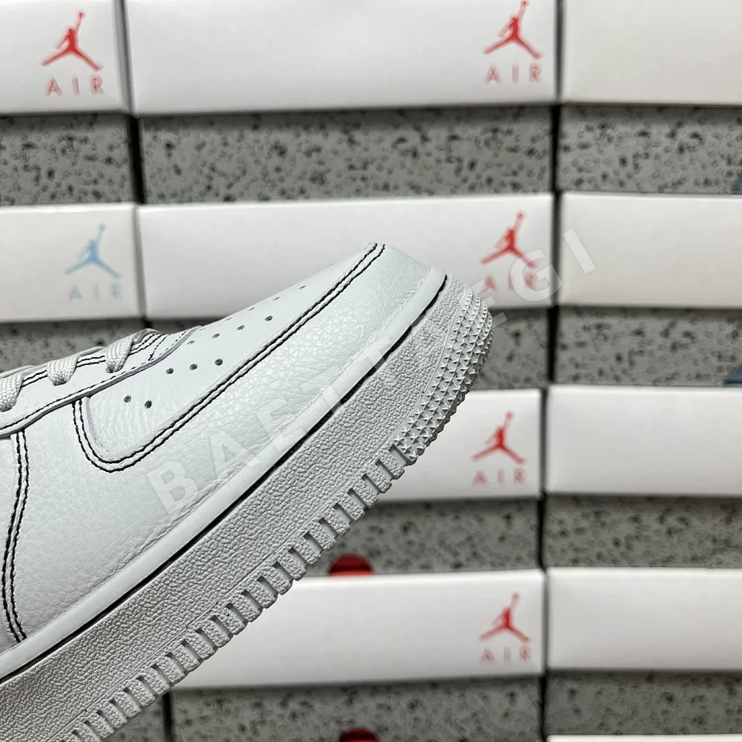 나이키 [MAX] 에어 포스 1 로우 그레이 블랙 HQ2037-004 201120 Nike Air Force 1 Low '07 LV8 상세 이미지 6