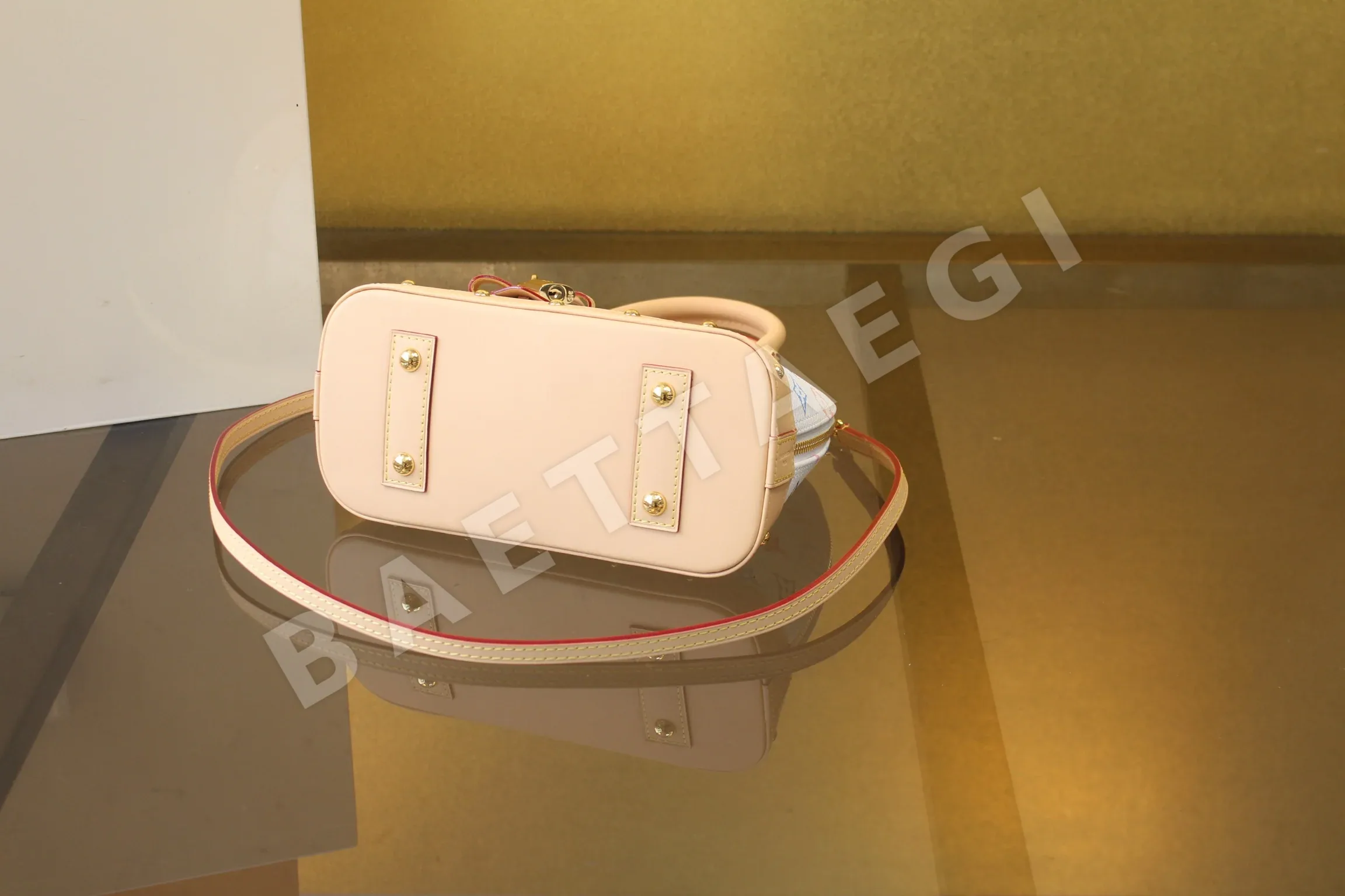 루이비통 무라카미 타카시 알마 BB 가방 M13078 상세 이미지 3